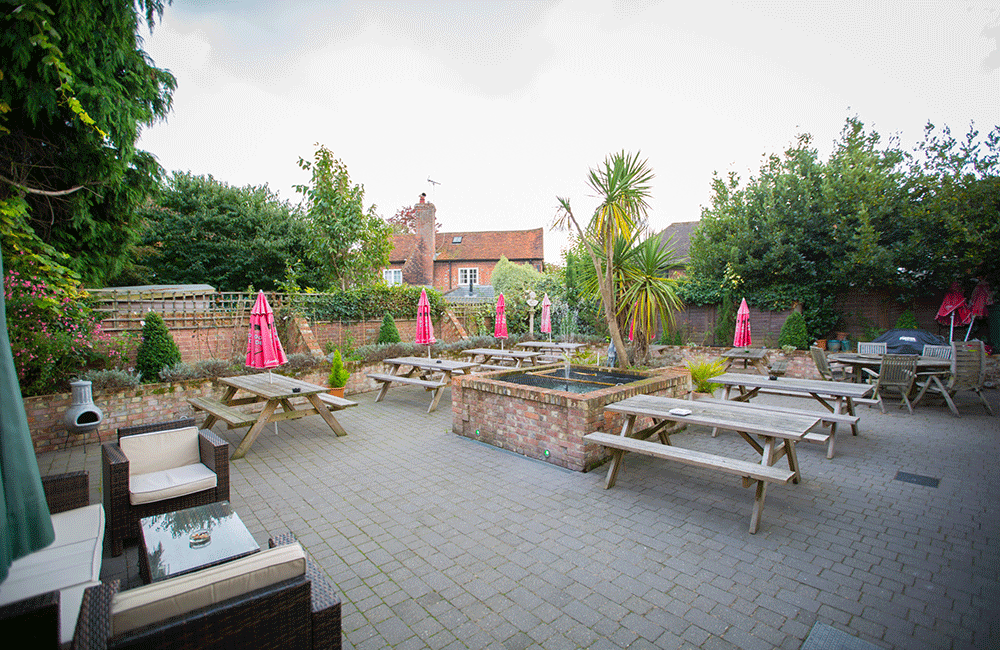 The White Hart's Courtyard Garden